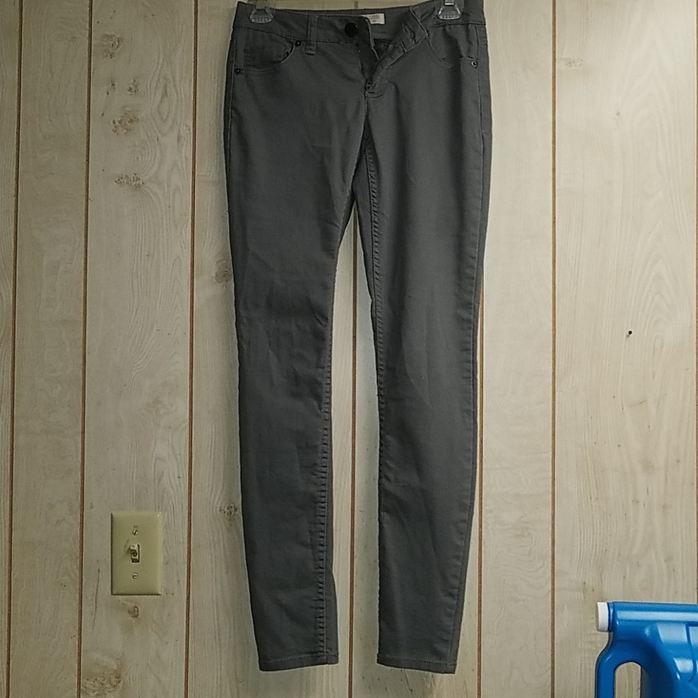 Womens No Boundaries skinny jean